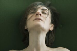 不倫による不安を乗り越えるための感情コントロール法は？