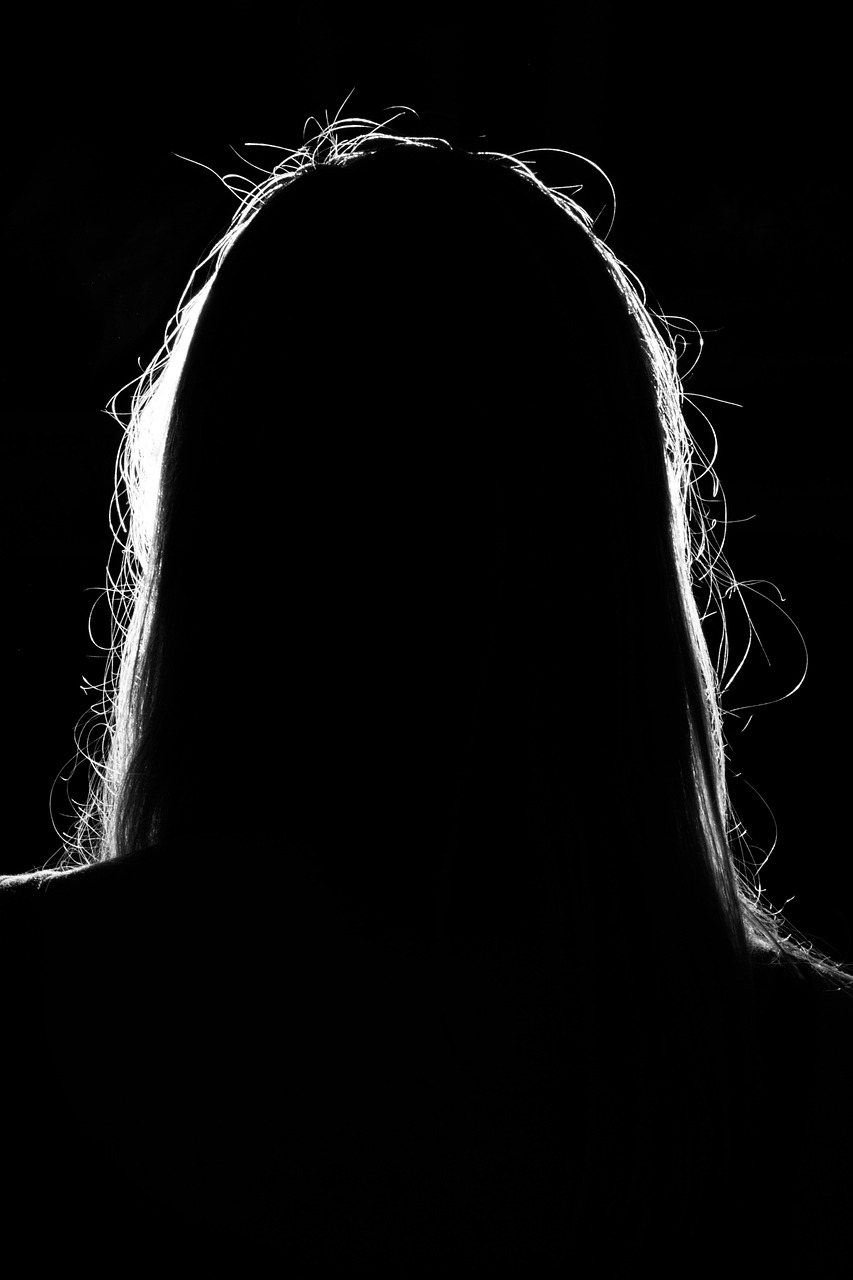 不倫を秘密主義で続けることは本当に息苦しいのか？