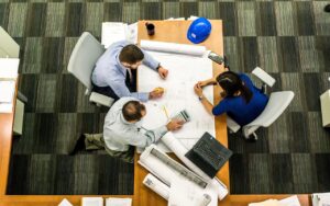 不倫が職場でバレる確率とその対策は？