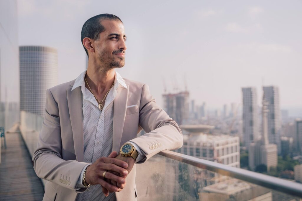 不倫をする既婚男性が仕事を優先する心理とは？